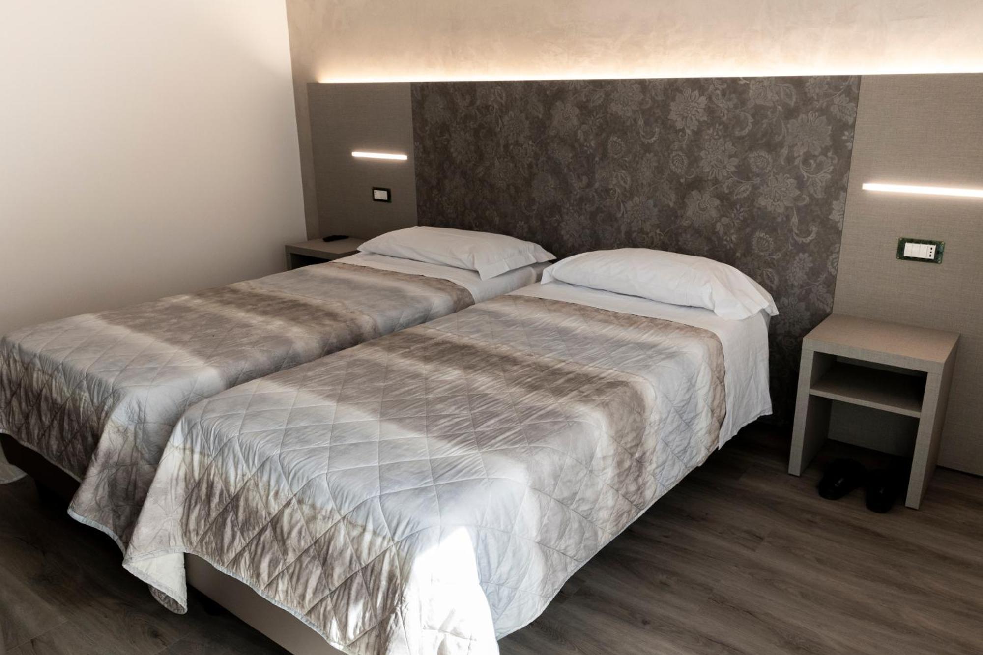 Hotel Casa Tra Noi Roma Ngoại thất bức ảnh