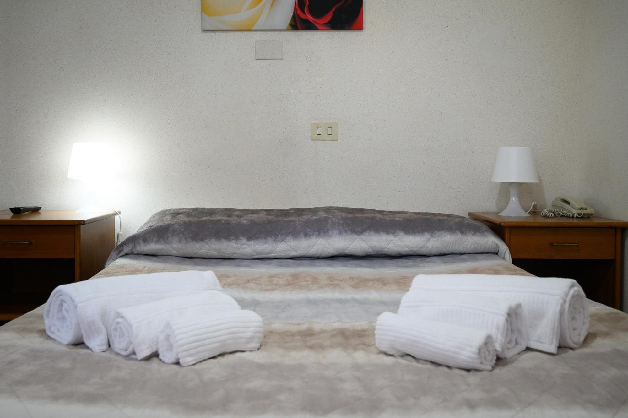 Hotel Casa Tra Noi Roma Ngoại thất bức ảnh