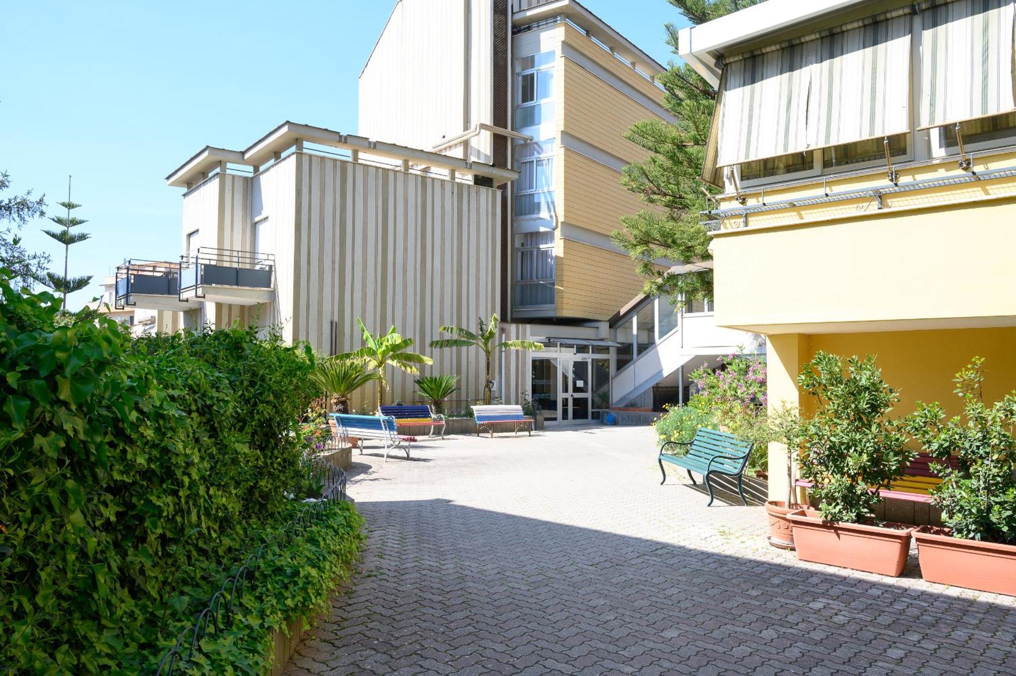 Hotel Casa Tra Noi Roma Ngoại thất bức ảnh